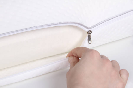 The manufacturing of Emory Foam Pillow is inseparable from the precise molding technology