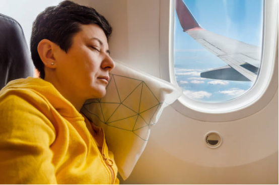 The Memory Foam Pillow: An "Invisible Rescue" During Long-Haul Flights