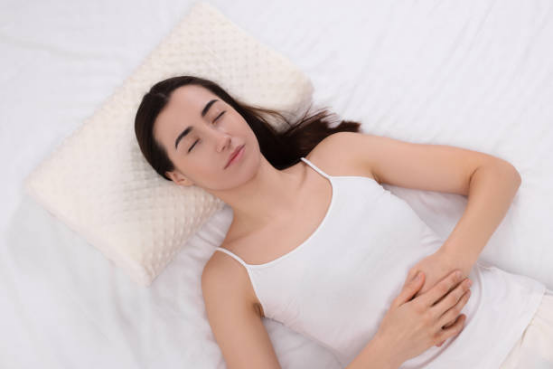 Comparison of the effects of different pillow types on thoracic spine alignment during sleep.