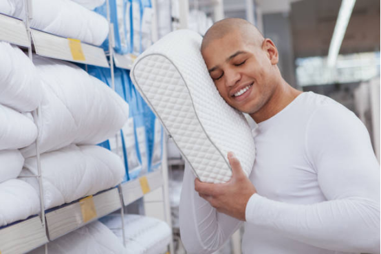Visual representation of improved sleep quality with Memory Foam Pillow support.