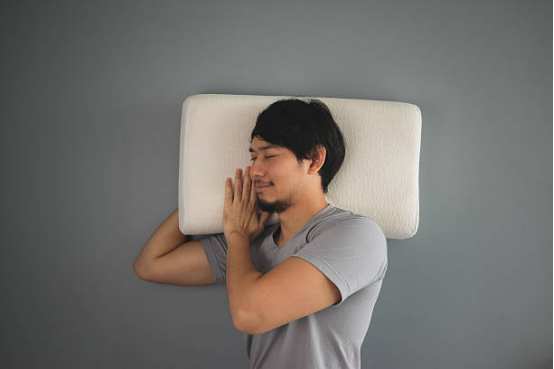 The Memory Foam Pillow provides a more precise fit for people with broad shoulders.